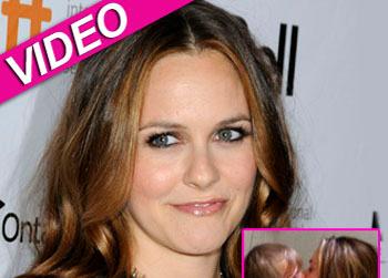 //alicia silverstone wenn twit