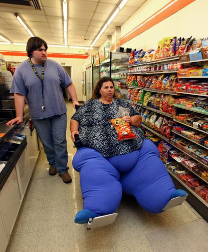 Worlds Heaviest Woman Is Living Large