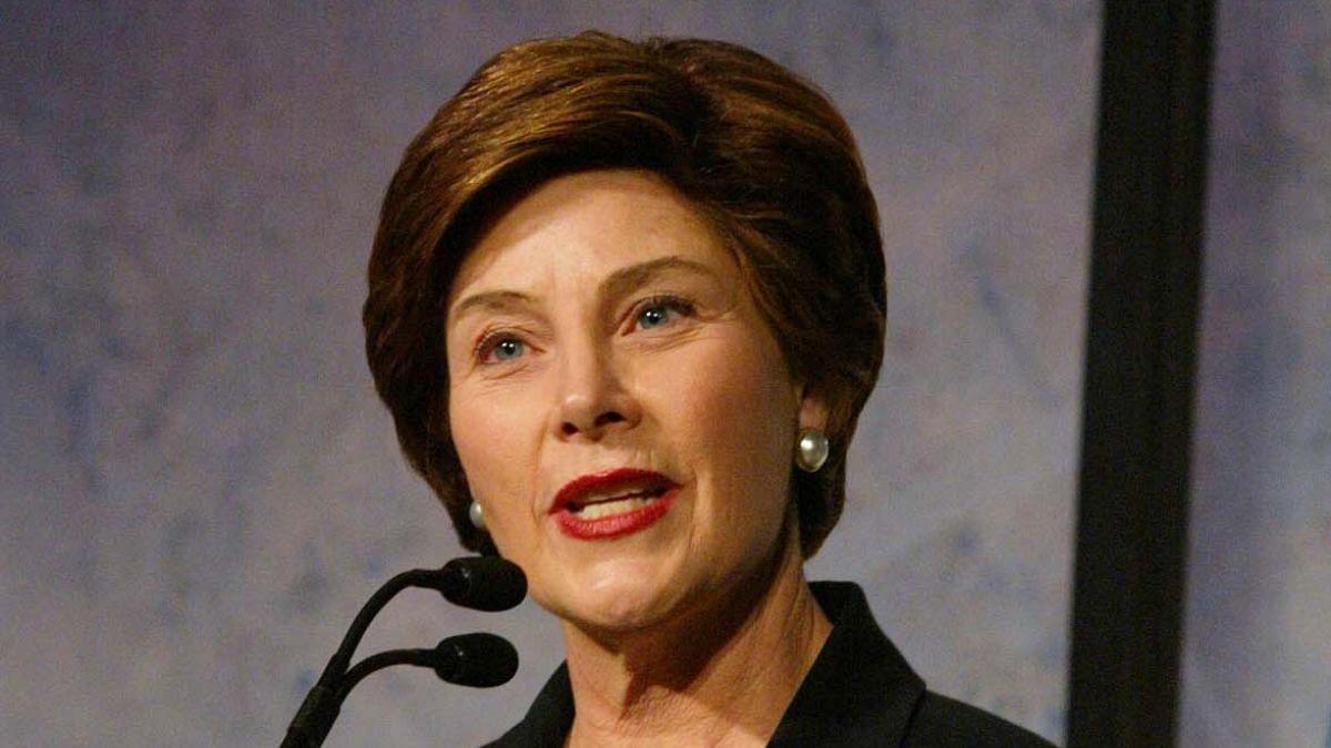 Jeb Bush advised Laura Bush to 'divorce' George before he quit drinking, according to an insider.