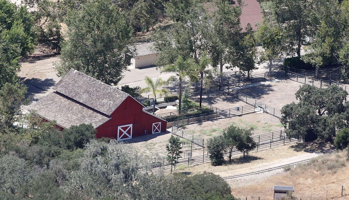 //paris prince blanket abandon neverland ranch