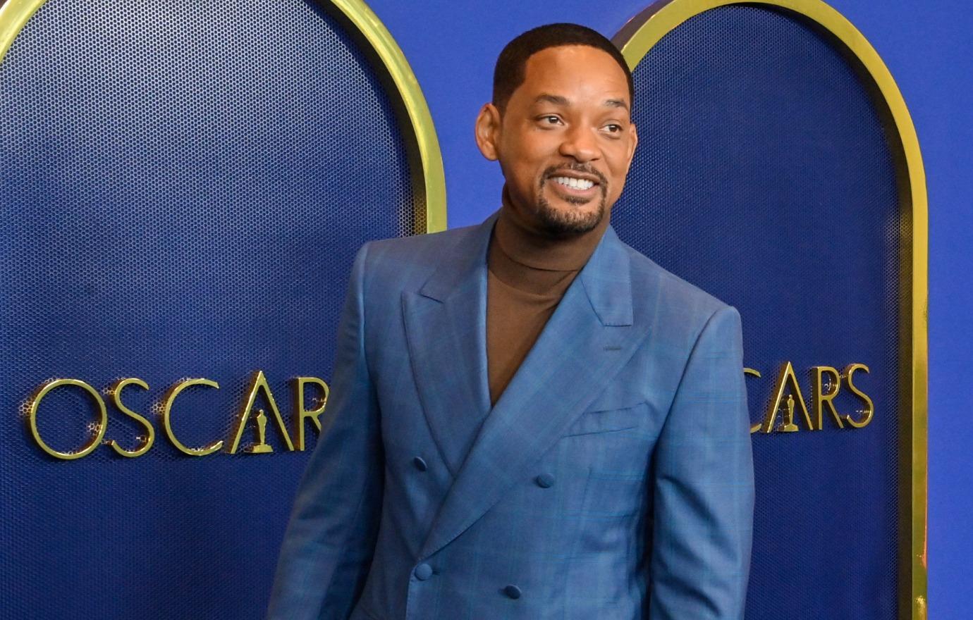 will smith urged by lawyers publicist resign