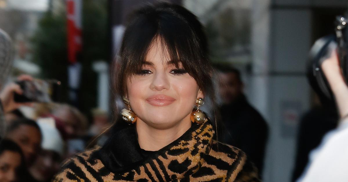 Selena Gomez Tells Fans To Stop 'Vile' Comments After Hailey Bieber(02)