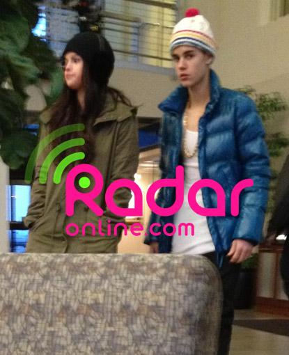 //selena gomez justin bieber salt lake city airport