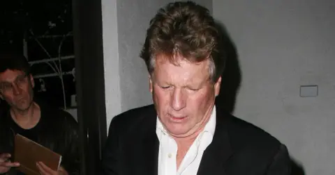 ryan oneal confessed to cheating on farrah fawcett in