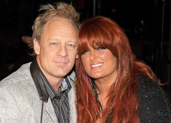 //wynonna judd husband amputate leg