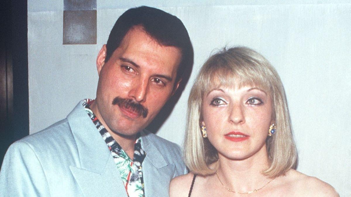 picture of Freddie mercury and Mary Austin 