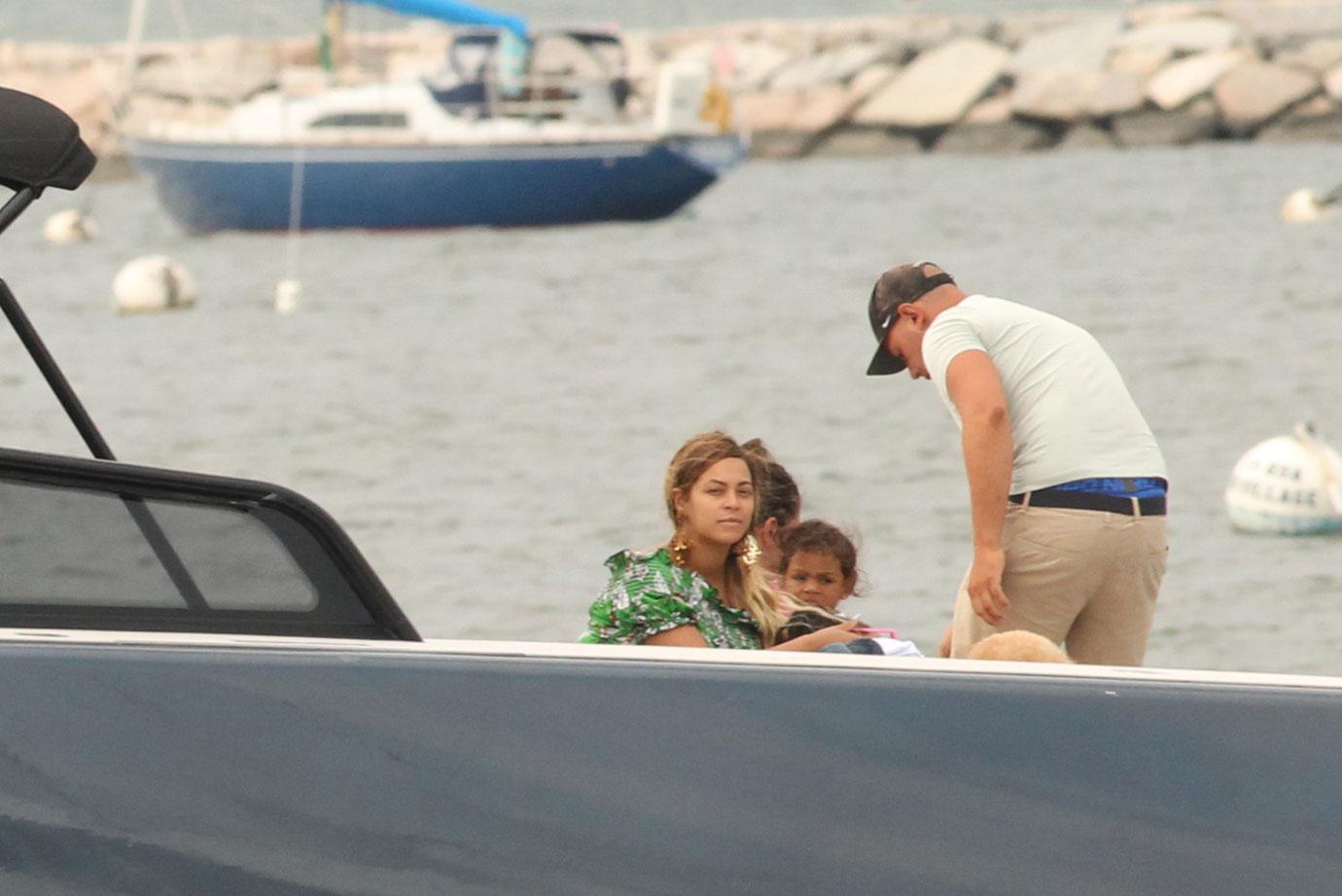 //Beyonce family yacht after twins