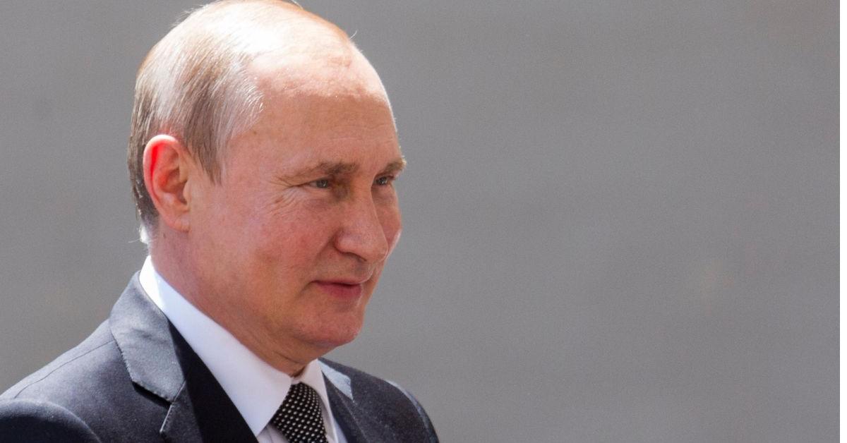 Vladimir Putin is 'Preparing to Use Tactical Nuclear Weapons,' Ukrainian Commander Warns