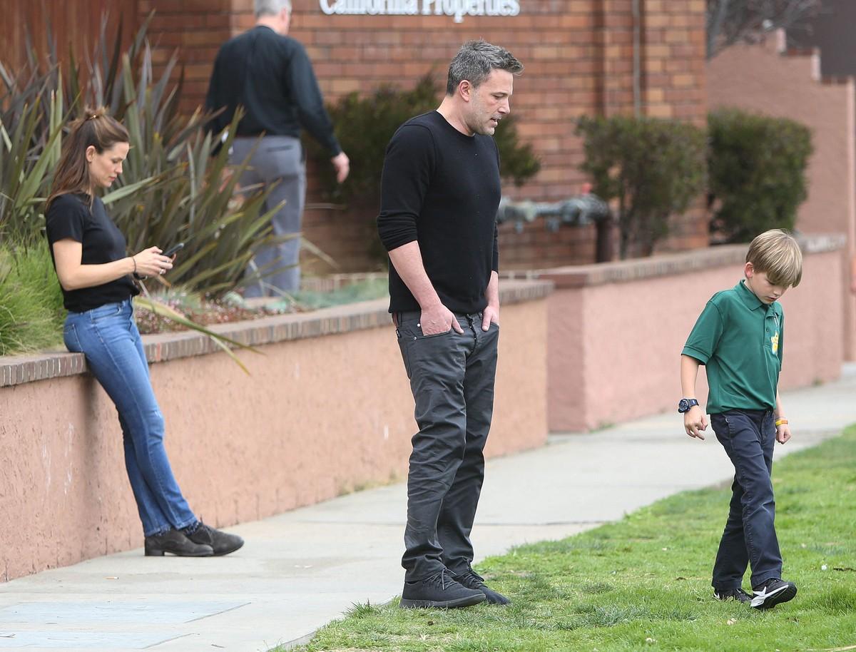 Youth soccer officials asked Garner and Affleck to stop attending games because of paparazzi-related safety issues.