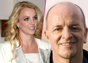 Britney-Spears-promotes-anti-gay-pastor