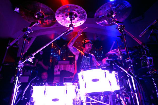 //Travis Barker Kicks Off Residency at Hyde Bellagio