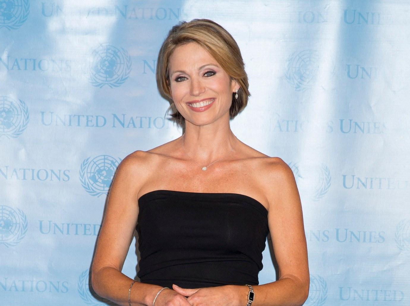 GMA3 alum Amy Robach, 50, shows off her amazing abs in just a