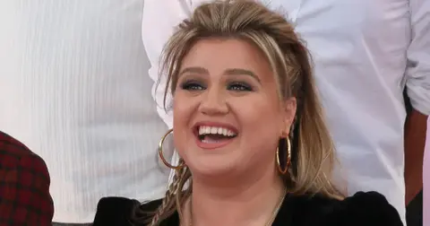 Kelly Clarkson Cancels First Shows Of Her Vegas Residency Amid Health Scare