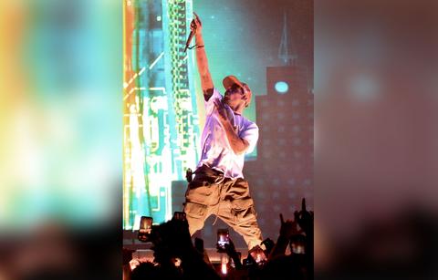 travis scott security guards astroworld hour not been paid following deaths