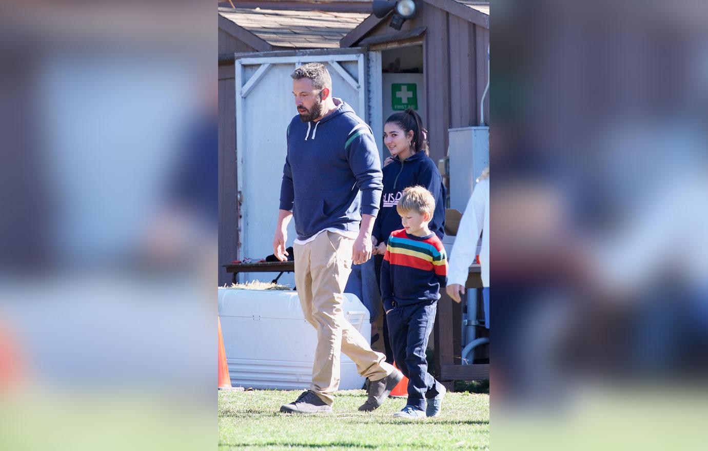 Ben Affleck Takes Family Christmas Tree Shopping