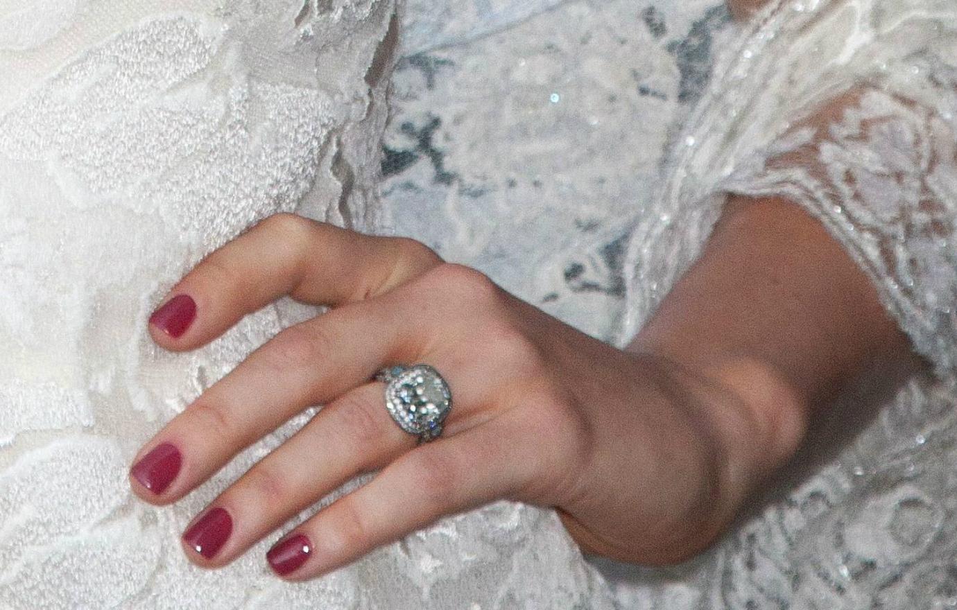 A close up of Jessica Biel’s engagement ring on her hand.