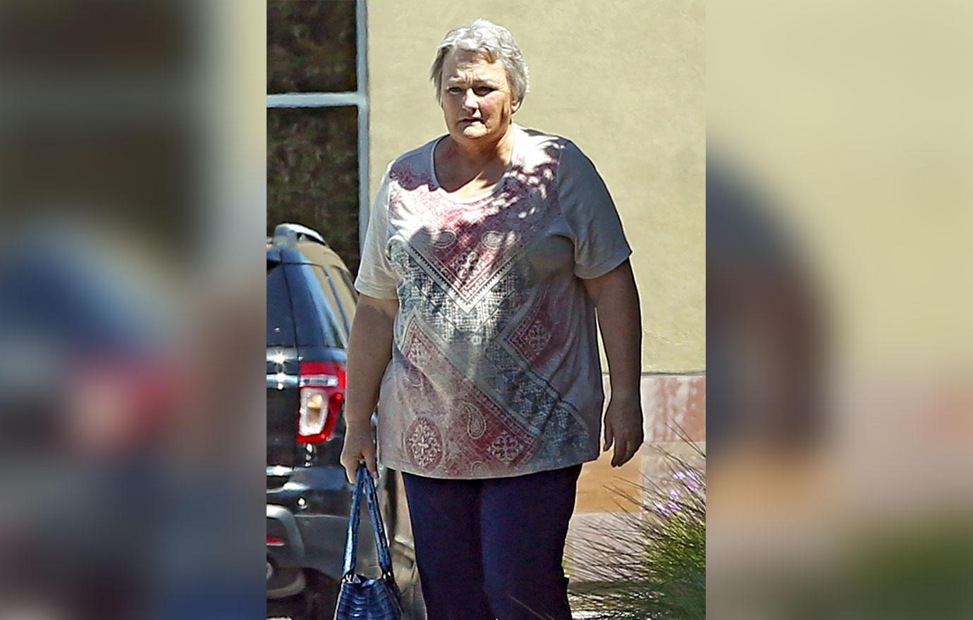 //Debbie Rowe cancer battle