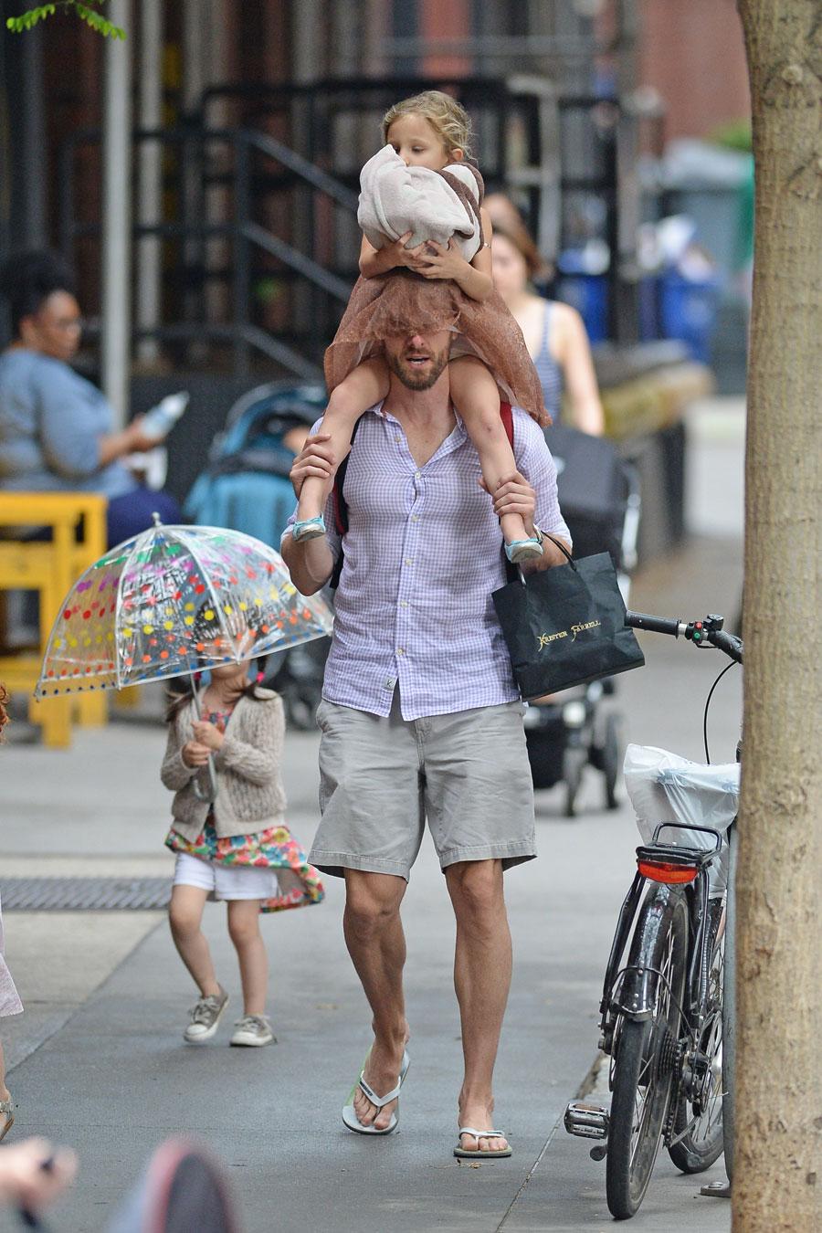 Jason Hoppy Carries Bethenny Frankel’s Daughter Bryn Hoppy