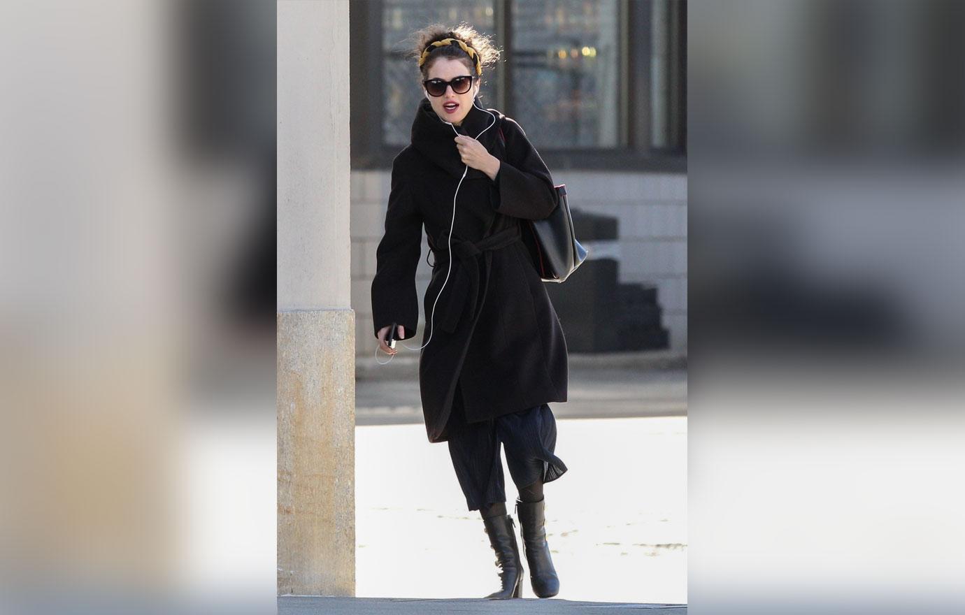 Brad Pitt Girlfriend Neri Oxman Takes Stroll Cambridge