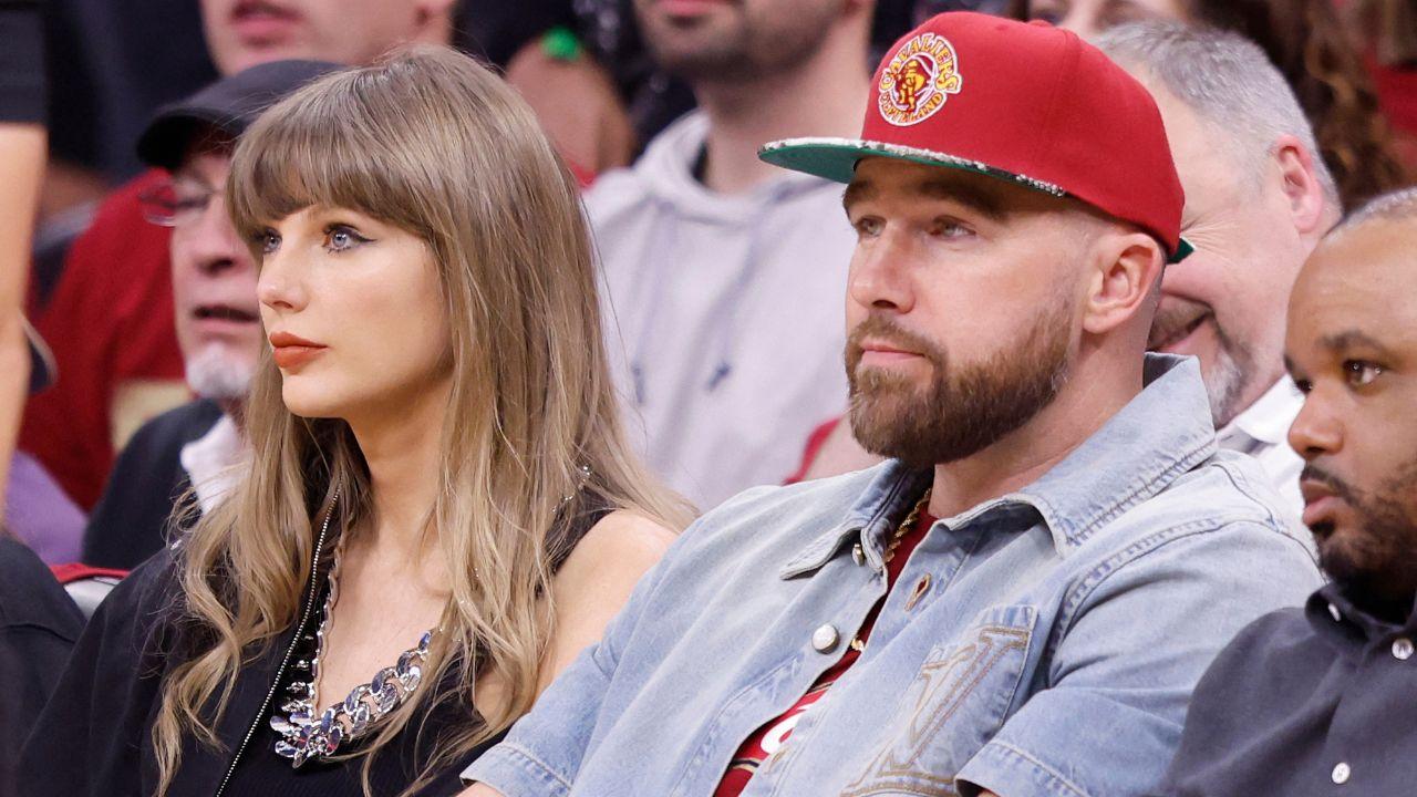 A photo of Taylor Swift and Travis Kelce