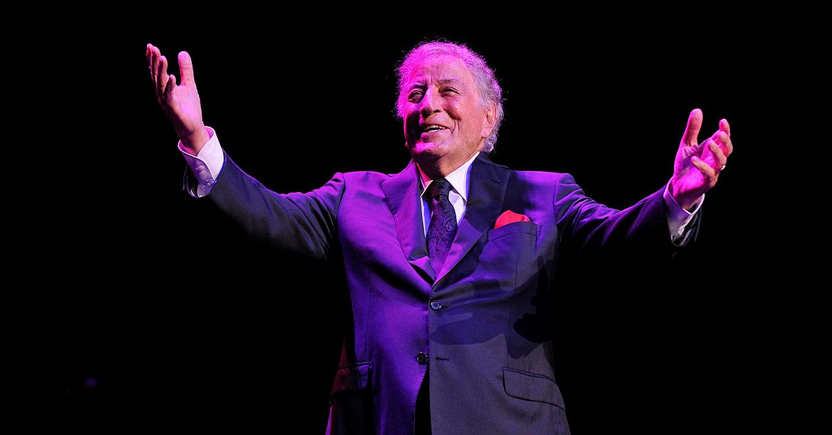 Tony Bennett performing