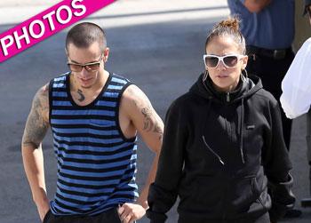 //jennifer lopez casper smart post
