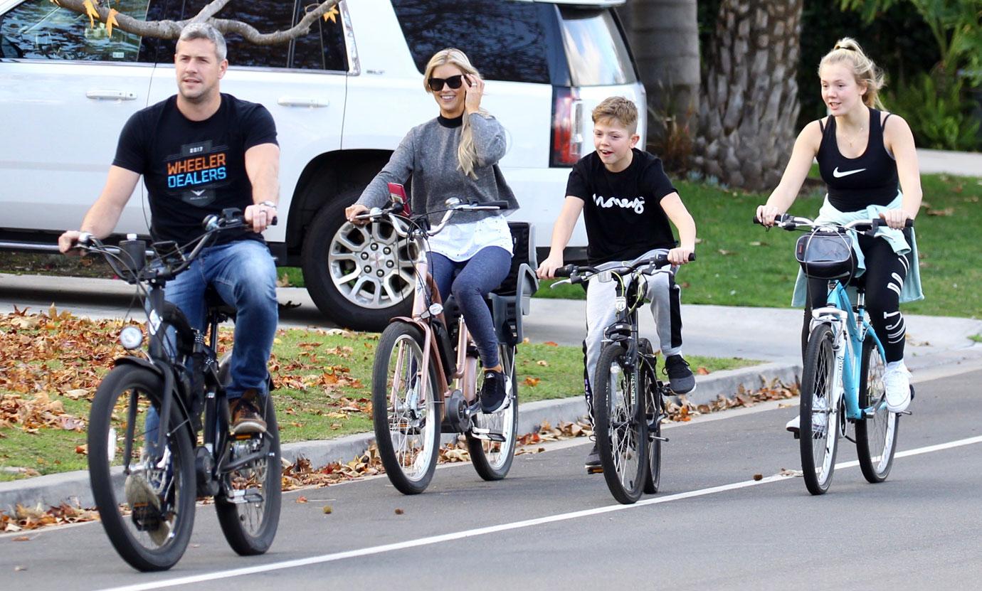 ‘Flip or Flop’ star Christina El Moussa rides bikes on Christmas with new husband Ant.