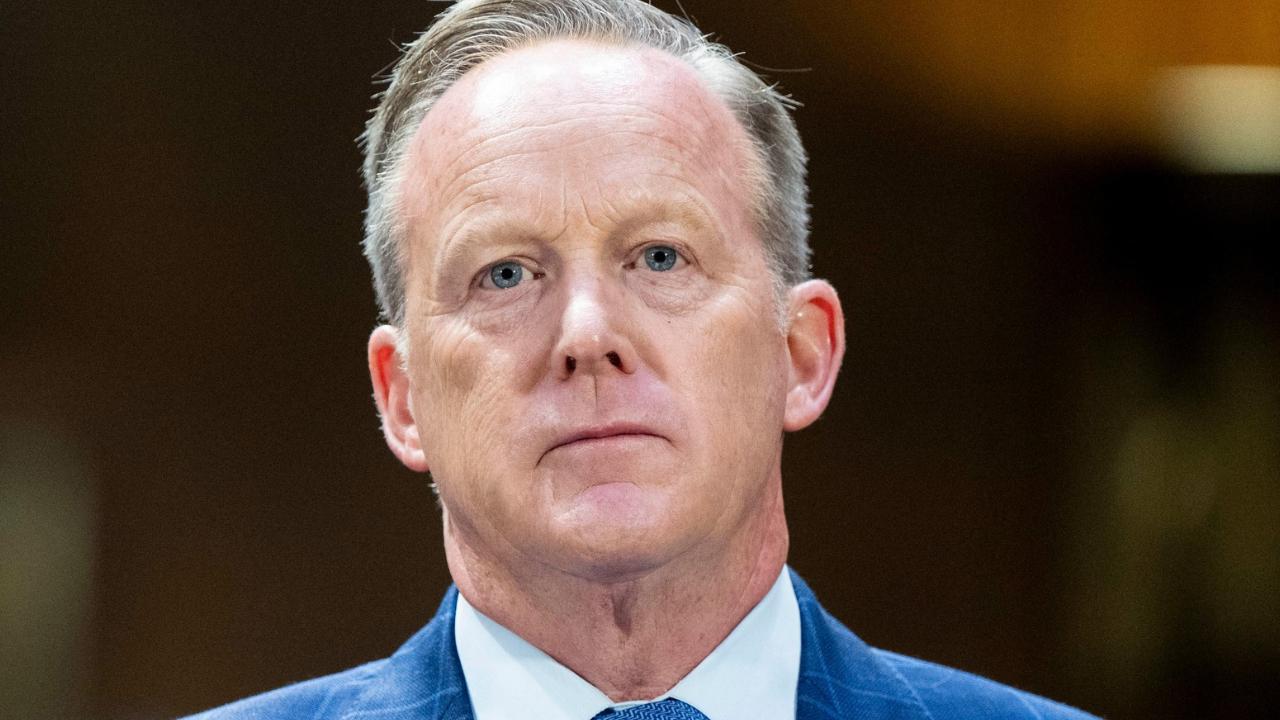 Spicer gave Trump pointers on selecting the next press secretary.