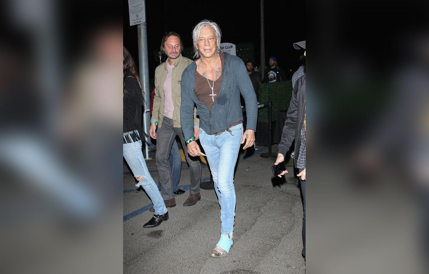 Mickey Rourke Looks Unrecognizable At Concert