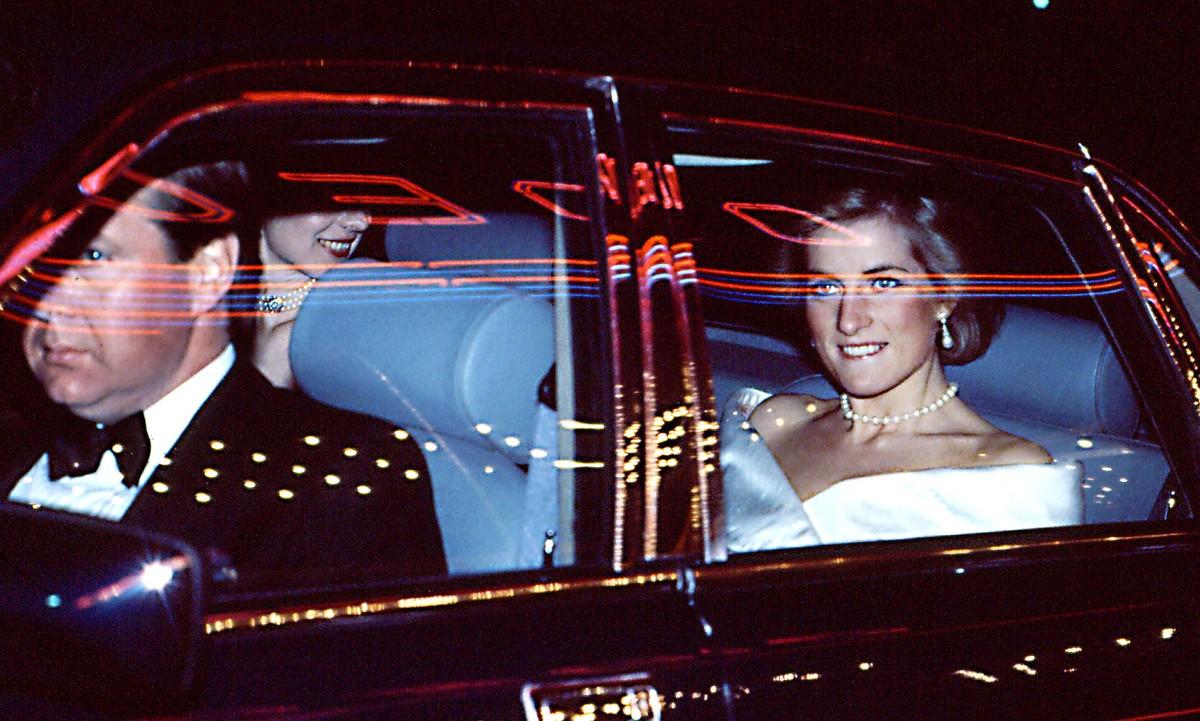 Princess Diana shared an intimate dance with Clint Eastwood at the White House dinner.