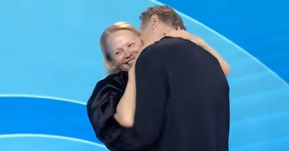 Anderson, 58, and Neeson, 73, appeared to be having a passionate moment on the set.