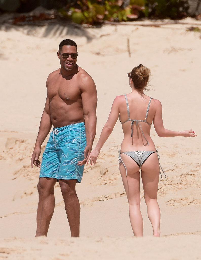 Shirtless Michael Strahan Spotted On Vacation With Criminal Girlfriend 