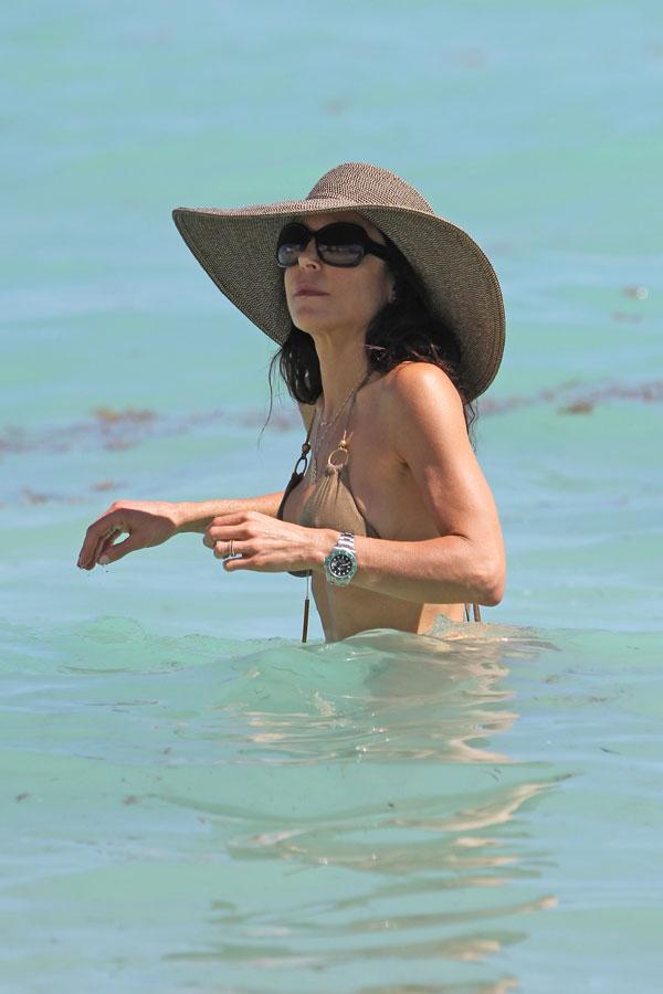 //bethenny frankel bikini body miami