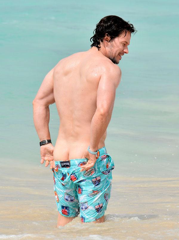 //Mark Wahlberg family beach Barbados