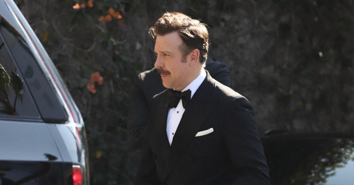 jason sudeikis wins emmy award as custody battle rages on