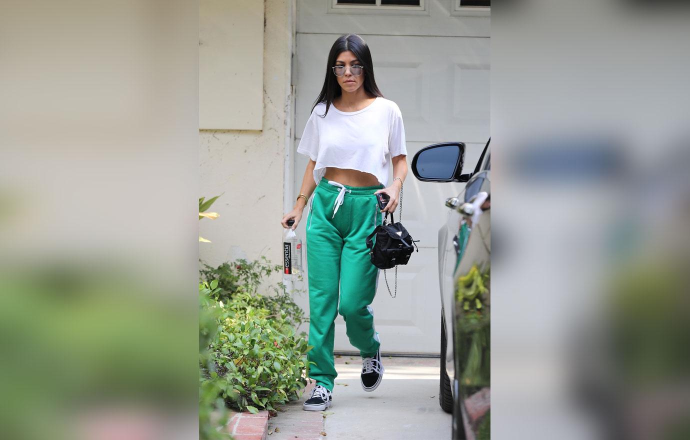 //kourtney kardashian has summit meeting at friends house