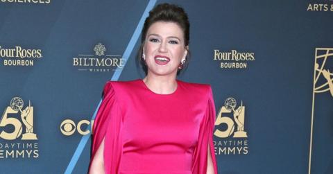 kelly clarkson breakdown career personal crisis shattered