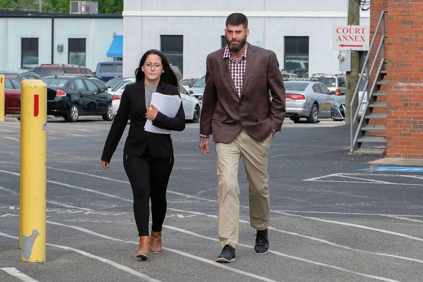 Jenelle Evans and David Eason arrive at court to try to regain custody of their kids