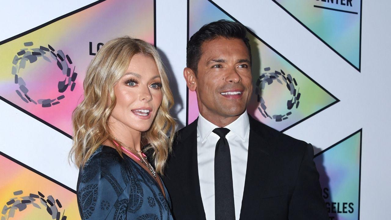 Image of Kelly Ripa and Mark Consuelos made their relationship public in 1996, and got married just a few months later.