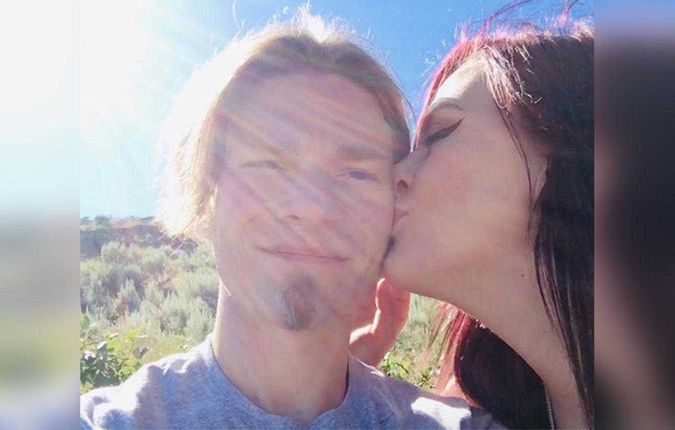 'Alaskan Bush People' Star Bear Brown Dating Sexy Model Raiven Adams