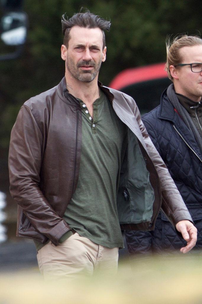 Hammered? Gaunt Jon Hamm Spotted Knocking Back Drinks, Despite Rehab Stint