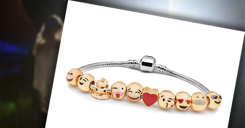 //store post pic background emoji