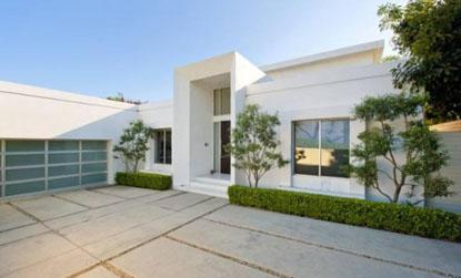 //matthew perry relists los angeles mansion