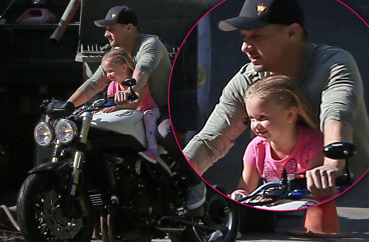 //jeremy renner daughter motorcycle no helmet pp