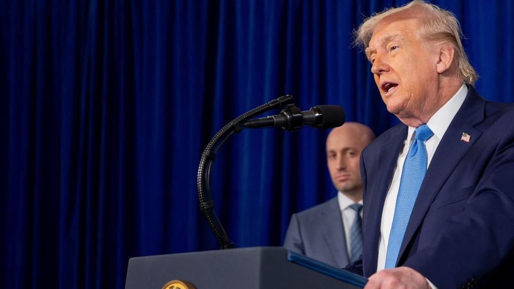 Donald Trump Brags About CNN Crediting Him for Mortgage Rate Drop