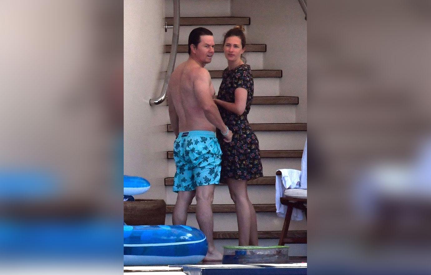 Mark Wahlberg shirtless family vacation