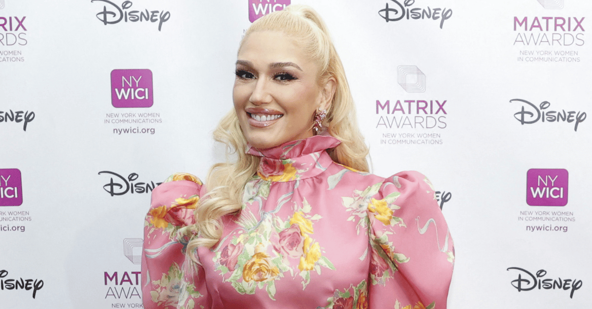 Gwen Stefani wows in pink dress and tights after 'unrecognisable