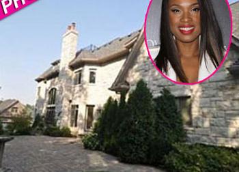 Jennifer Hudson Buys Massive Mansion In Chicago Suburb: Take A Peek Inside!