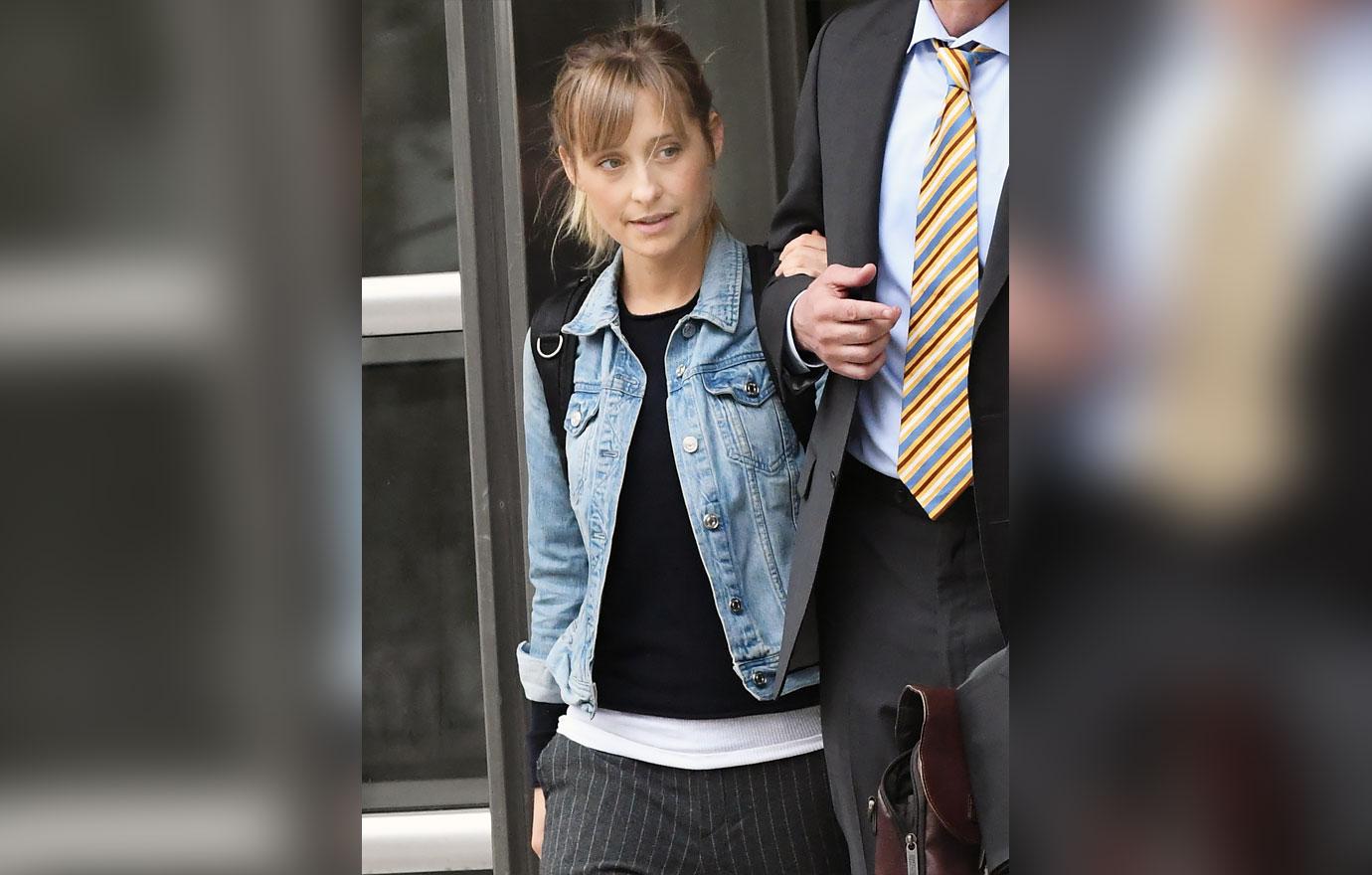 allison mack begins prison sentence early pleaded guilty nxivm sex cult r