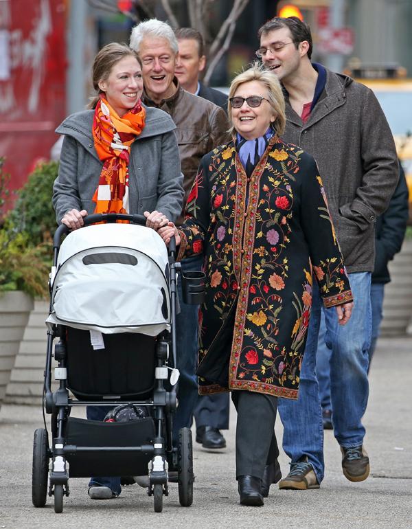 Hillary Clinton Chelsea Clinton Baby Daughter Charlotte Walk